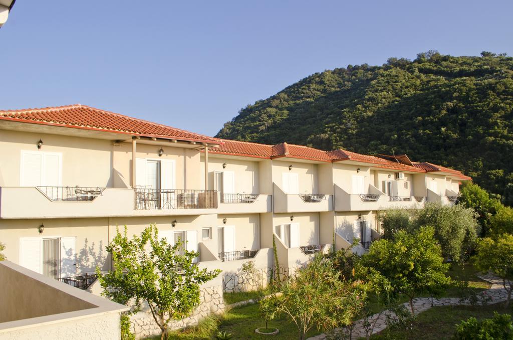 Hotel Elina Perdika  Exterior photo